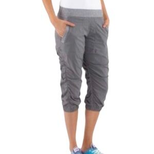 Ivivva live to move crops slate size 14